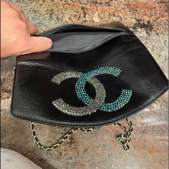 ❤️TRADED❤️ CHANEL Timeless Clutch WOC Black gloss strassed cc gold hardware - Picture 6 of 15
